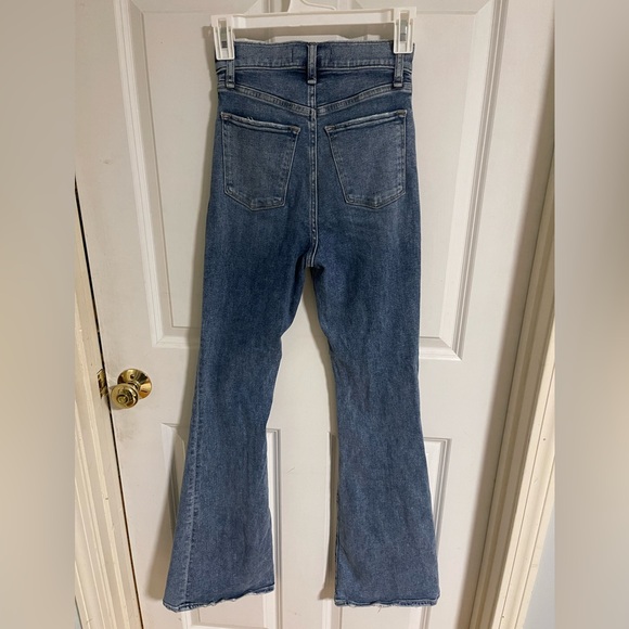 Abercrombie - The Flare Ultra High Rise Jeans - Picture 2 of 4
